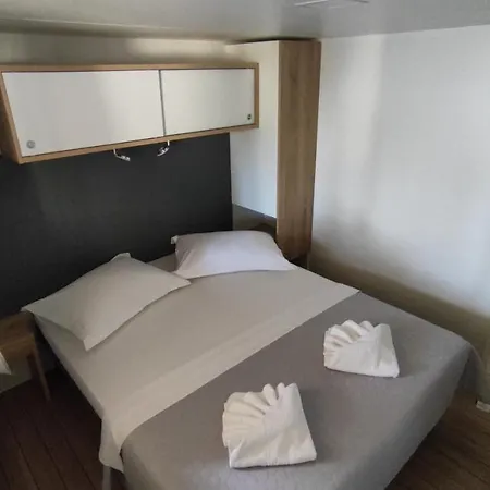 Кемпинг New Adria Mobile - Camp Vala Оребич